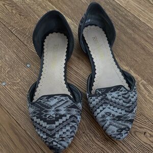 Restricted Black and Gray Patterned Flats